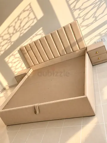 Brand New Luxury Velvet King size Storage Bed frame with Mattress 180/200 cm Available