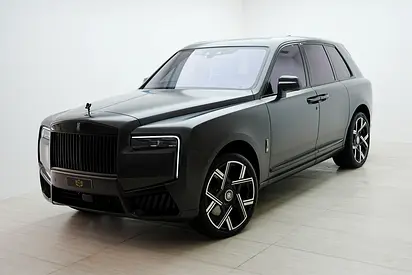 2022 Cullinan Black Badge, FACELIFT, Rear VIP Seats w/ Screens, Starlight, Bespoke Audio, GCC Specs!