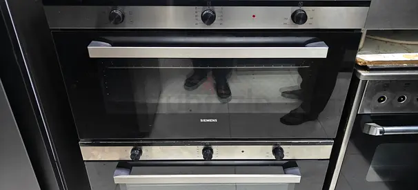 Siemens brand built-in electric oven 90cm