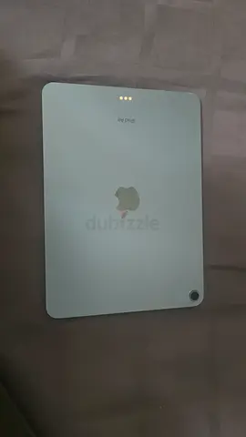 📱 iPad Air 5th Gen (2022) – M1 Chip | 256GB Selling my Apple iPad Air 5th Generation (2022) with th