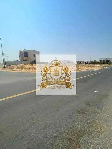 🏡 للبيع أرض زاوية مميزة في الحوشي – الشارقة 🔥