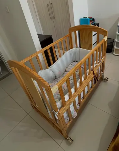Wooden Baby Cradle with Mattress and Bumpers - Light Pine