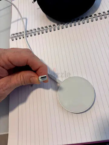 Apple MagSafe Wireless Charger (USB‑C) — Good Condition