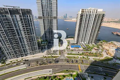 Bright | Floor-to-Ceiling Windows | Semi-Closed