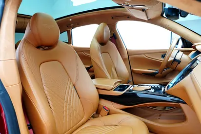 2021 Aston Martin DBX 照片 9