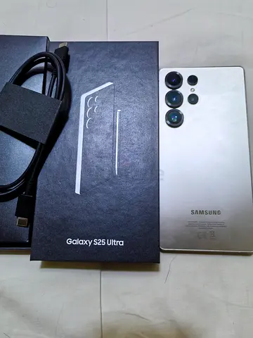 Samsung Galaxy S25 Ultra - Silver, Good Condition with Box & Charger