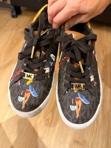 Sneakers