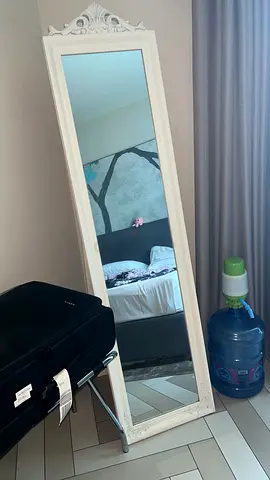 Large Full-Length Mirror – Excellent Condition