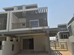 L-Shape Garden | Middle Corner Plot | Brand New
