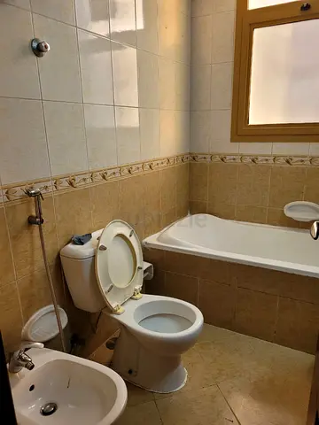 ROOM TO LET