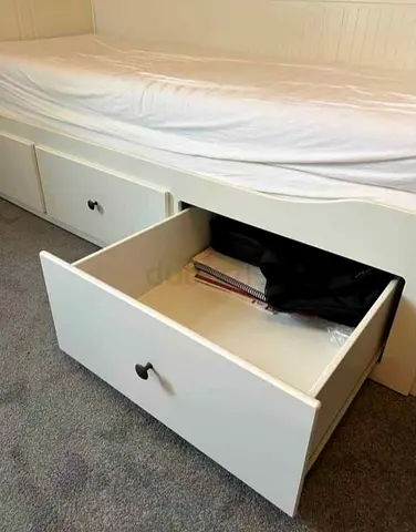 IKEA Hamnes day bed with 2 mattress and 3store drawers underneath is available excellent condition