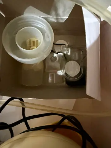 Medela Breast pump single with free accessories
