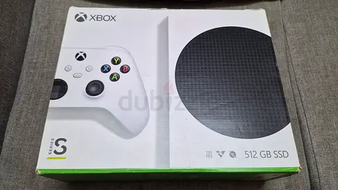 Xbox series s with 3 controllers