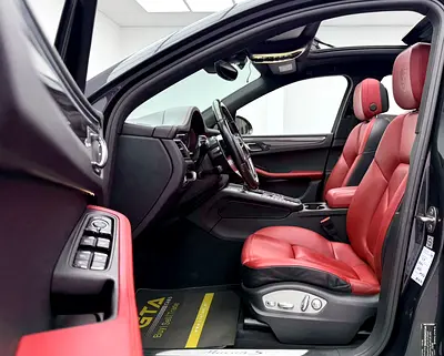 2017 Porsche MACAN photo 8