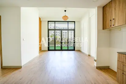 Main Square | Upgraded Apartment | Large Terrace