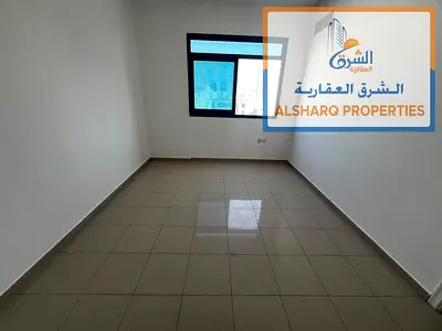موقع مميز على الكورنيش , غرفة وصالة , بلكونة بأطلالة مفتوحة