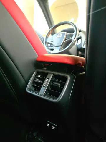 صورة مصغرة 14 لـ 2019 Lexus UX-SERIES