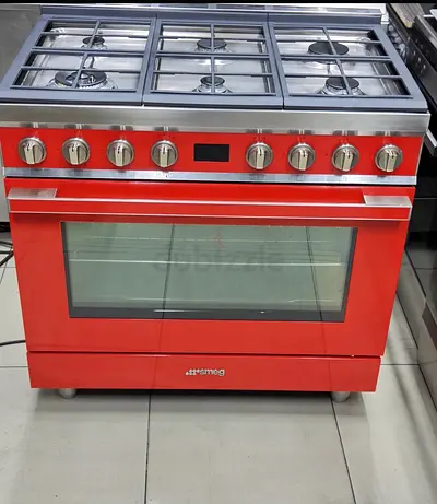 Red Smeg 90cm Gas Range Cooker with Oven - Good Condition 5 burners