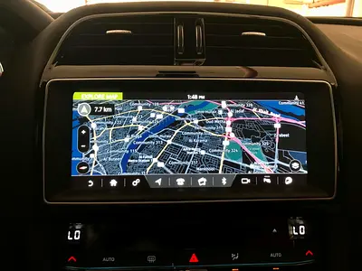 صورة مصغرة 16 لـ 2017 Jaguar F-PACE