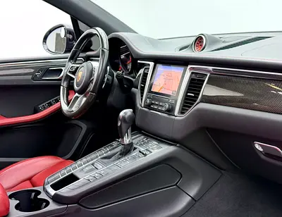 2017 Porsche MACAN photo 7