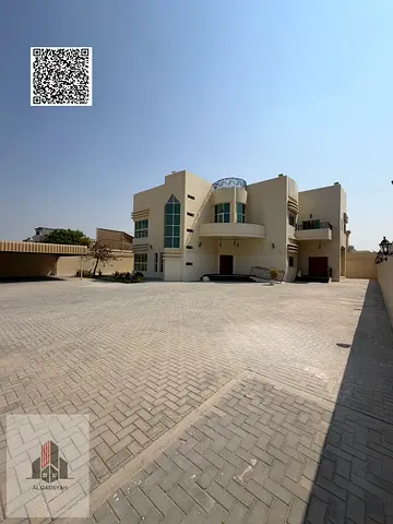 Spacious, high-end villa for rent opposite the Chinese Market.