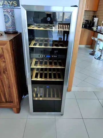 Hoover 3 zone temperature wine fridge 70 bottle