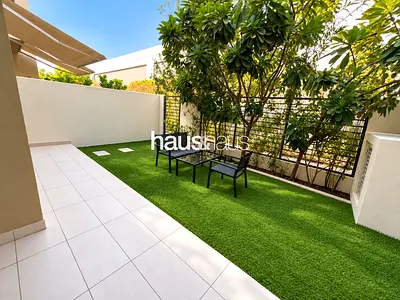 Single Row | Large Plot | Park Backing