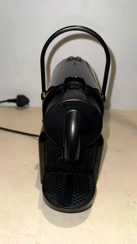 Nespresso Inissia D40 capsule coffee machine