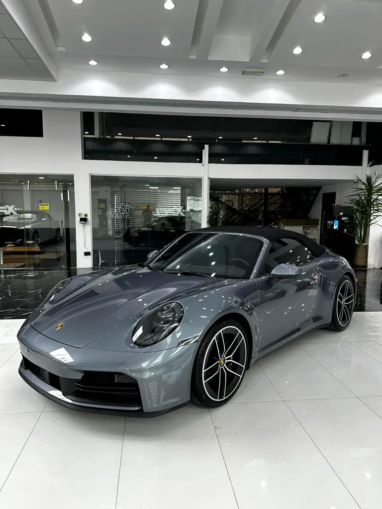 2025 Porsche 911 Carrera