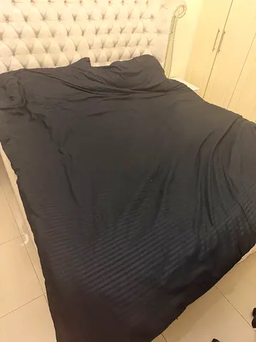 Selling a comfortable queen size duvet in good condition. Clean and well maintained. Selling due to