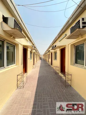 🏢 غرفة سكن عمال مفروشة بالكامل – 3,500 درهم شهرياً | شامل التكييف والأسِرّة والغاز
