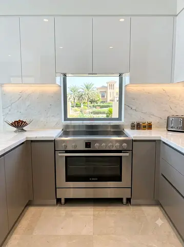 Bosch 5-Zone Electric Cooker – Spacious Cooking Range
