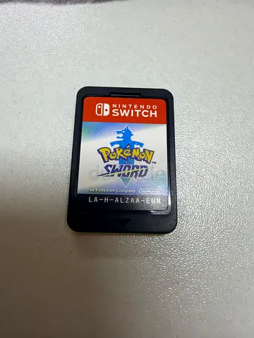 Pokémon Shield - Nintendo Switch Game Cartridge (Original)