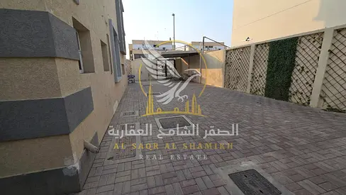 فيلا للإيجار في الجزات طابقين بدون تأمين جاهزة للنقل حوش كبير مساحة واسعة صالون كبير غرفة خادمة ماستر اربع غرف ماستر تكييف سبليت باركن داخلى وخارجى