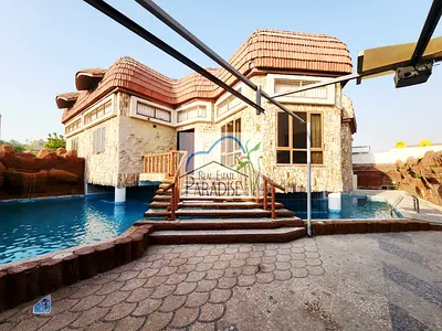 available private entrance corner unit /3 Bedrooms one master bedrooms Maid Room/living-dinning /pr