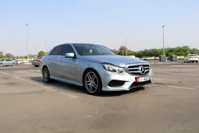 Mercedes-Benz E-Class E 300 2016 GCC Specs