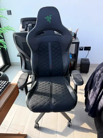 Razer gaming chair — black ergonomic racing-style (good condition)