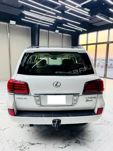 2009 Lexus LX-SERIES photo 4