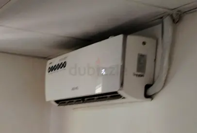 EGNRL Wall Mounted Split Air CONDITIONER 1 ton used for 2 years. Working Perfectly مكيف سبليت 1 طن