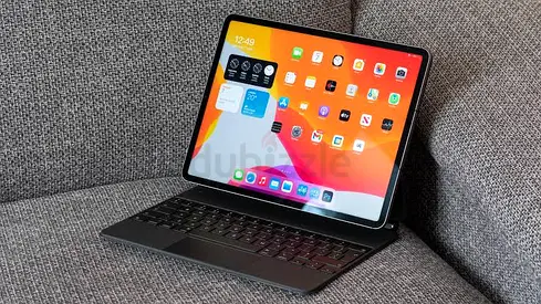 Ipad pro 11 M1 2TB with keyboard