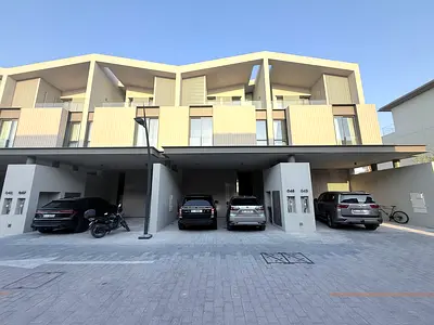 Modern 3BR Townhouse | Double-Height Living | Garden & City Views