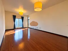 ELEGANT I SPACIOUS I PRIME LOCATION