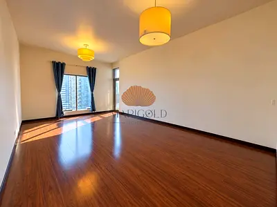 ELEGANT I SPACIOUS I PRIME LOCATION