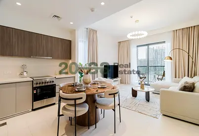 FULLY FURNISHED AND RENOVATED | CORNER LAYOUT