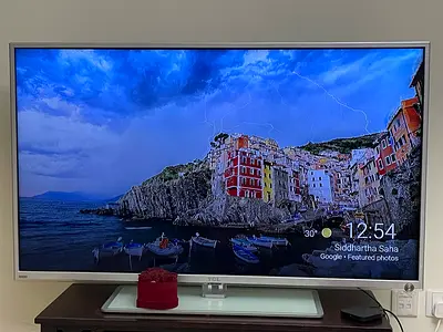 42-50 inch LED TV in good condition (wall-mountable)