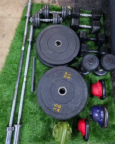 Dumbbells sets and barbell weights