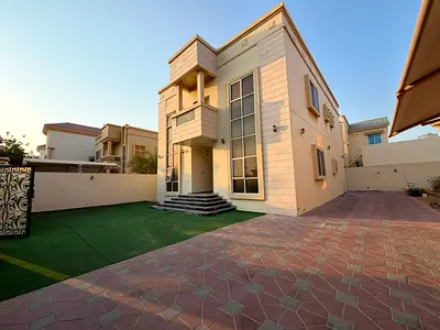 Convenient location easy eccess to park and other amenities
