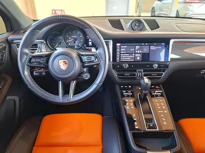 2023 Porsche MACAN photo 10