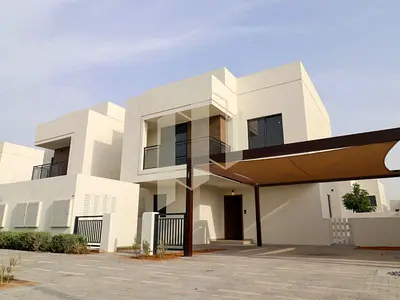 Single Row | Direct to the Pool | Family Home