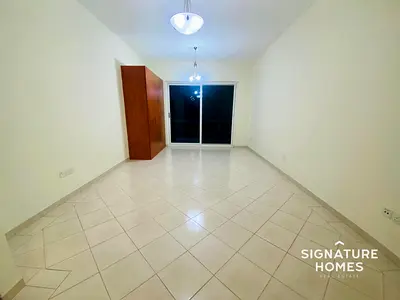 Lake and Amenities views | Mid Floor | with Parking